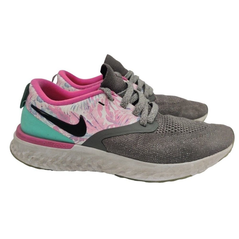 Nike Odyssey React 2 Flyknit Women's Size US 7 Athletic Running Shoes Gray/Pink